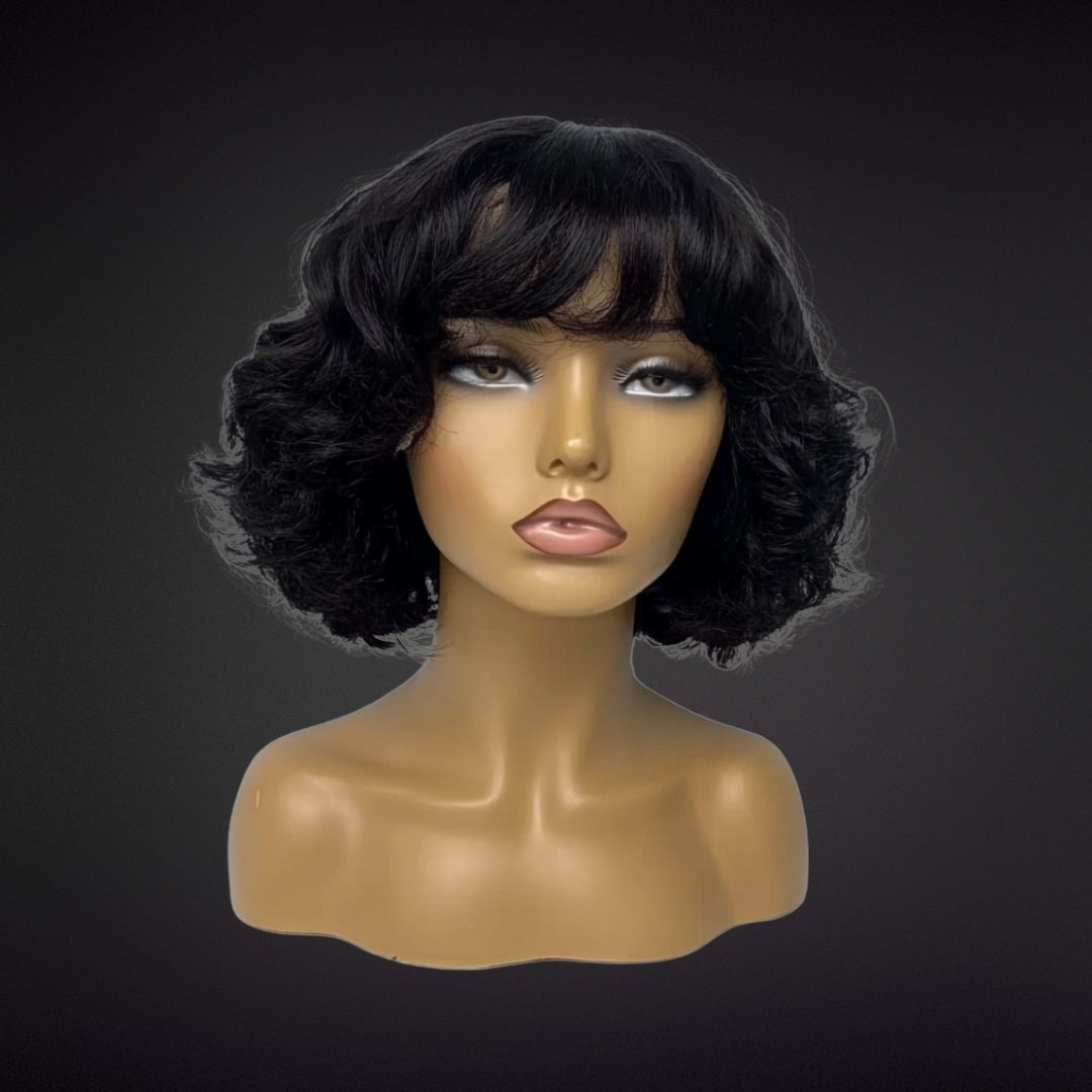 Perruque NERA – Coupe Bob Ondulée avec Frange | Élégance et Style Vintage