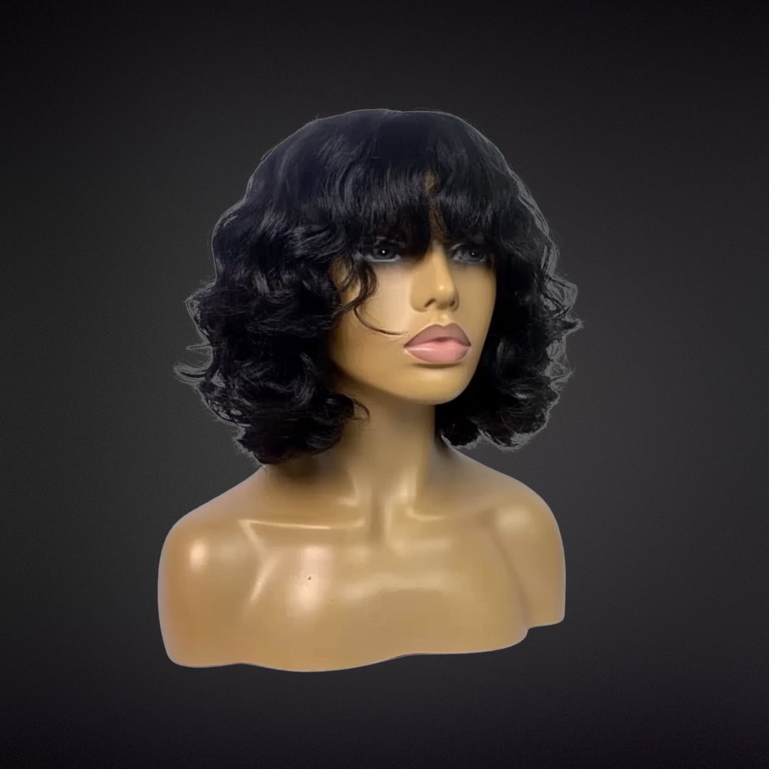 Perruque NERA – Coupe Bob Ondulée avec Frange | Élégance et Style Vintage